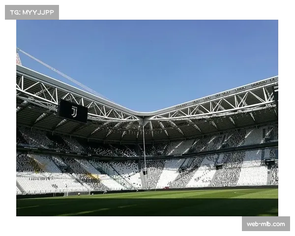 都灵安联球场因无人机入侵短暂中断比赛,安全协议启动