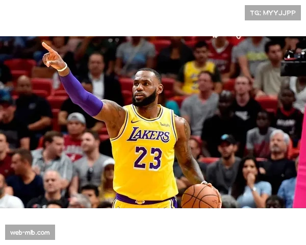 多角度回放:詹姆斯跨越里程碑,生涯总得分突破45000分大关